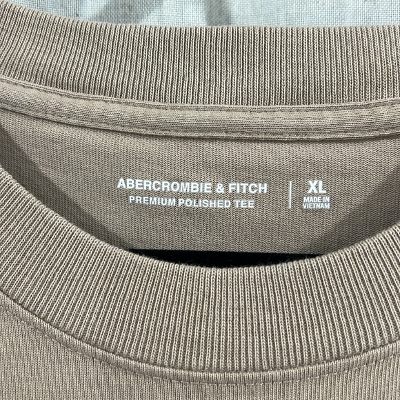 Abercrombie & Fitch X-Large t-shirt - Picture 3 of 3